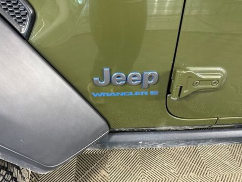 Used 2023 Jeep Wrangler Unlimited w/ Cold Weather Group image 10