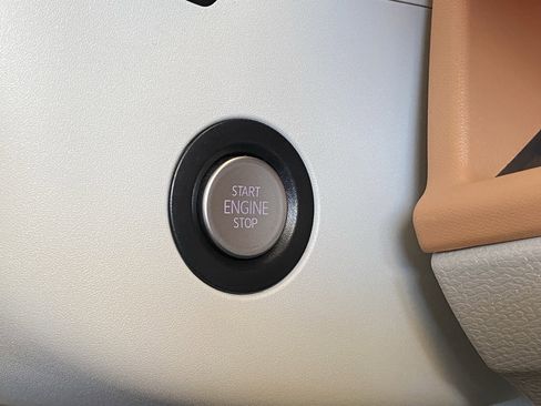 Certified 2025 Volkswagen ID. Buzz 1st Edition RWD image 12