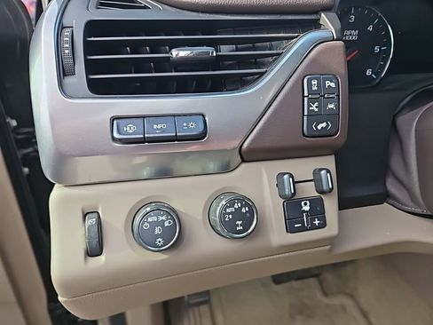 Used 2016 Chevrolet Suburban LTZ AWD/4WD image 14