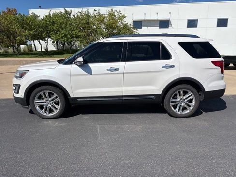 Used 2016 Ford Explorer Limited w/ Equipment Group 301A AWD/4WD image 8