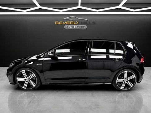 Used 2018 Volkswagen Golf R 4-Door AWD/4WD image 2