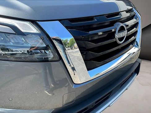 Certified 2025 Nissan Pathfinder SL AWD/4WD image 33