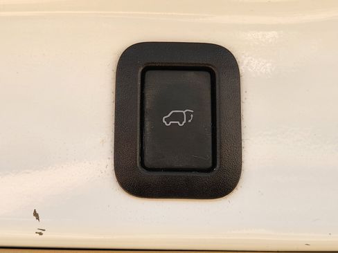 Used 2018 Toyota Highlander XLE image 44