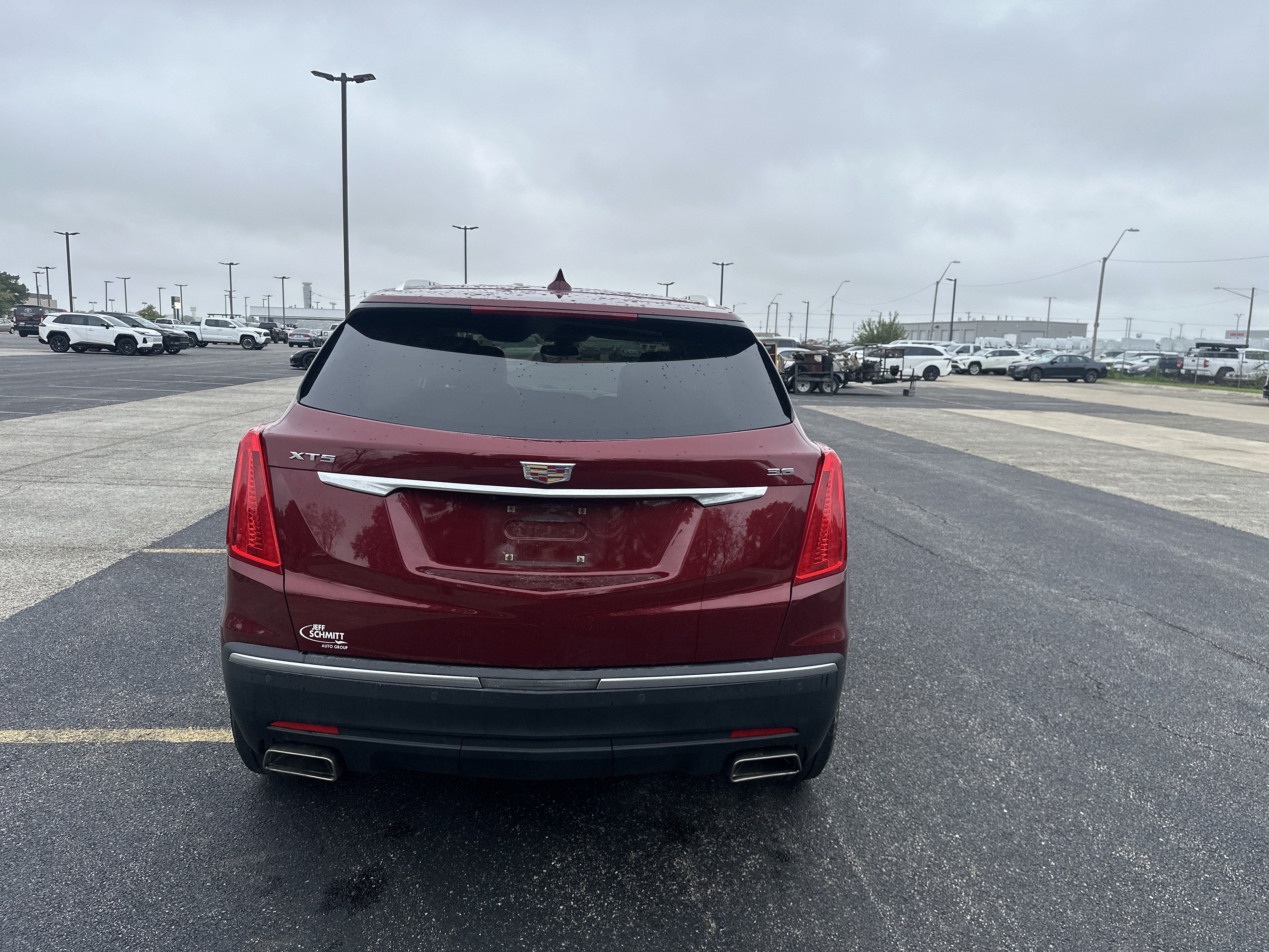 Used 2018 Cadillac XT5 Luxury w/ Driver Awareness Package FWD image 4