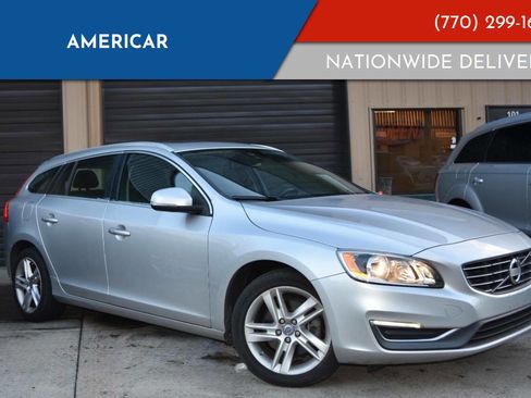 Used 2015 Volvo V60 T5 Premier image 1