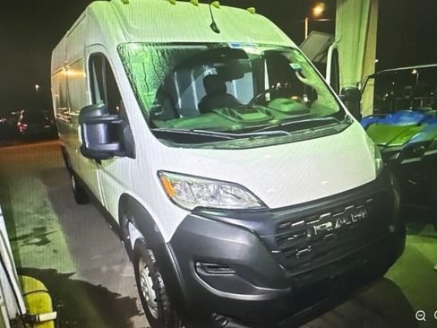 Used 2023 RAM ProMaster 2500 FWD image 3