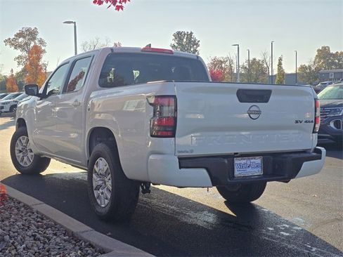 Used 2023 Nissan Frontier SV image 18