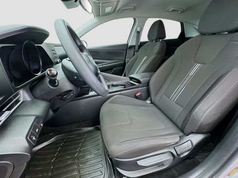 Used 2023 Hyundai Elantra SEL FWD image 13