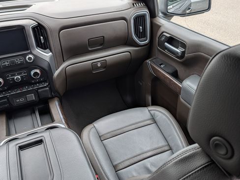 Used 2022 GMC Sierra 1500 Denali w/ Denali Premium Package image 11