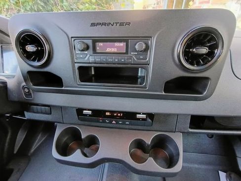 Used 2025 Mercedes-Benz Sprinter 2500 image 50