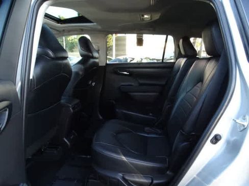 Certified 2022 Toyota Highlander XLE image 20