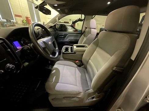 Used 2018 Chevrolet Silverado 1500 Custom w/ Custom Value Package image 4