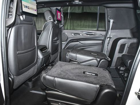 Used 2023 Cadillac Escalade ESV Sport w/ LPO, ONYX Package AWD/4WD image 57