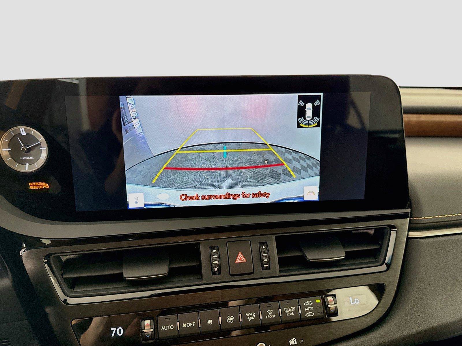 Used 2024 Lexus ES 300h w/ Premium Package FWD image 17