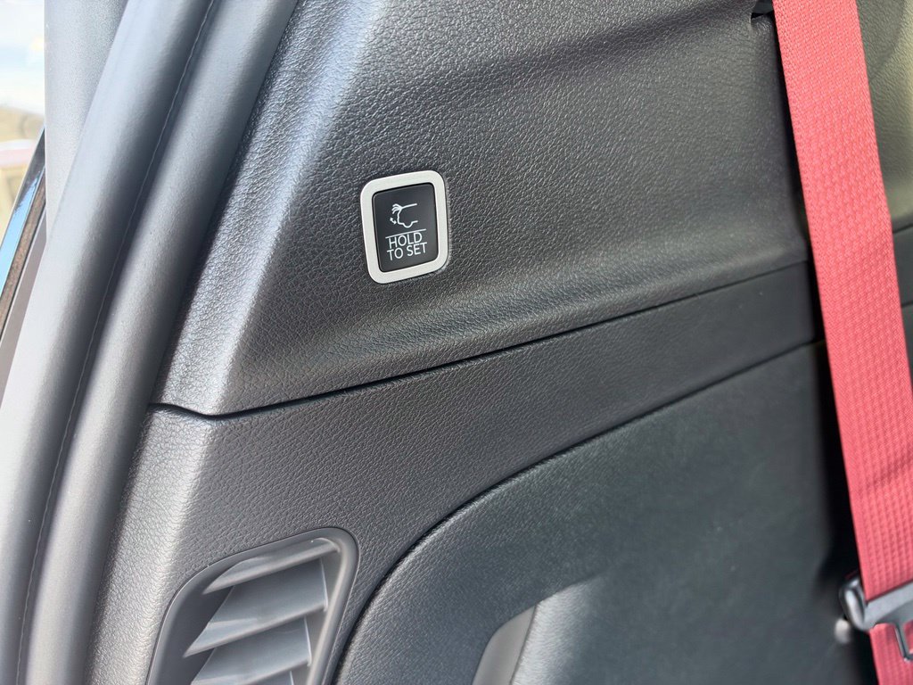 New 2027 Chrysler Pacifica Select AWD/4WD image 15