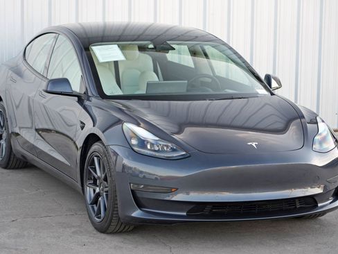 Used 2022 Tesla Model 3 image 54