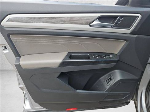 Used 2021 Volkswagen Atlas Cross Sport SE FWD image 21