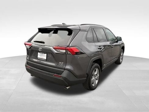 Used 2025 Toyota RAV4 XLE AWD/4WD image 2