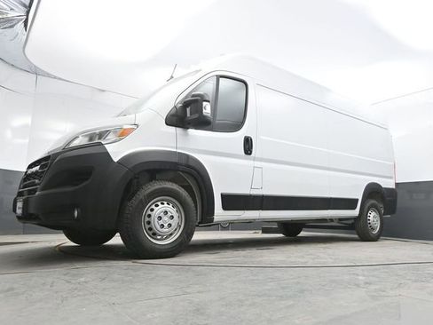 Used 2025 RAM ProMaster 2500 w/ Convenience Group image 34