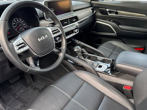Used 2022 Kia Telluride EX w/ EX Premium Package image 11