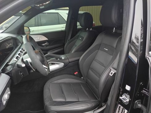 Used 2025 Mercedes-Benz GLS 63 AMG 4MATIC image 5