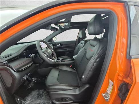 Used 2026 Jeep Compass Trailhawk w/ Sun, Sound & Navigation Group AWD/4WD image 17