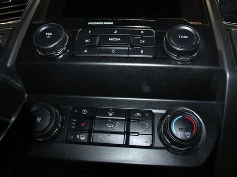 Used 2019 Ford F150 XLT w/ Equipment Group 302A Luxury image 7