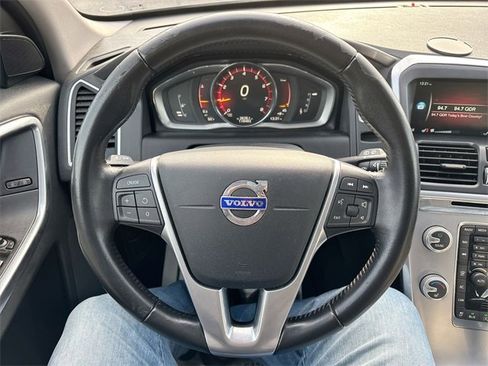 Used 2017 Volvo XC60 T5 Dynamic w/ Preferred Option Package image 27