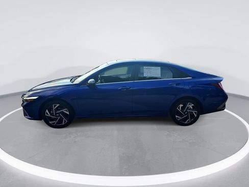 Certified 2025 Hyundai Elantra SEL FWD image 8