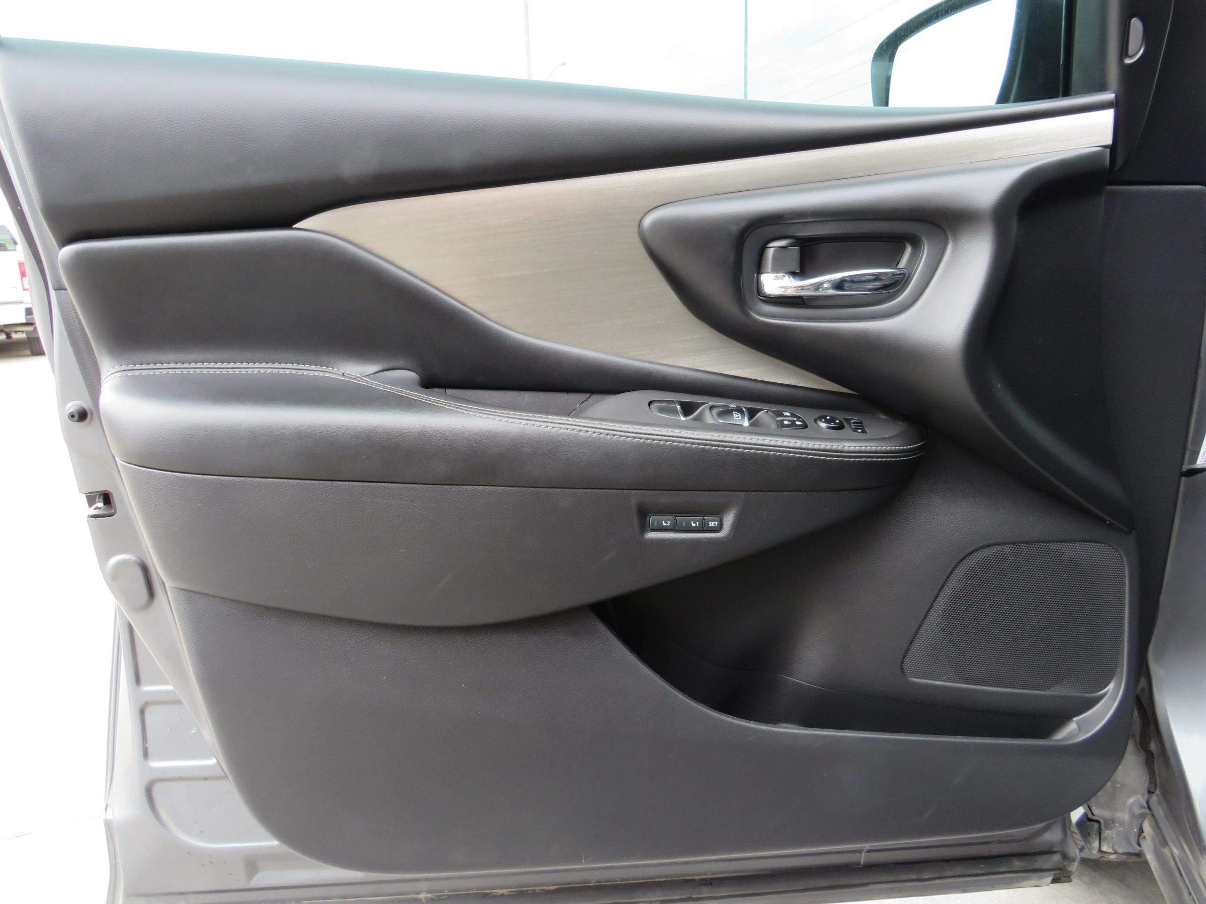 Used 2017 Nissan Murano SL FWD image 41