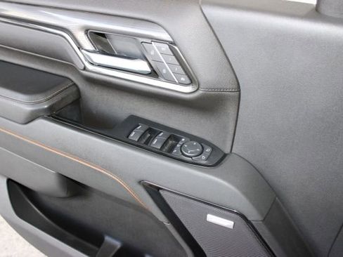 Used 2024 GMC Sierra 2500 AT4 w/ AT4 Premium Plus Package image 25