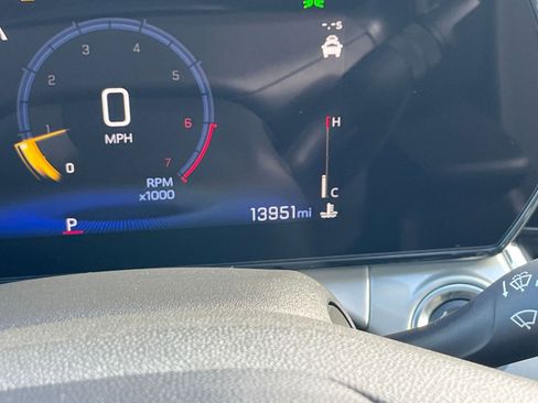 Used 2025 Chevrolet Trax LT image 38