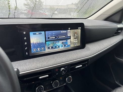 Certified 2025 Nissan Kicks SV w/ Charging Package FWD image 14