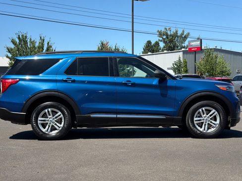 Used 2020 Ford Explorer XLT w/ Class III Trailer Tow Package AWD/4WD image 3