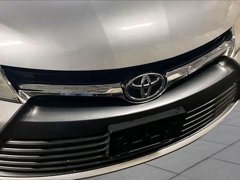 Used 2017 Toyota Camry XLE FWD image 30