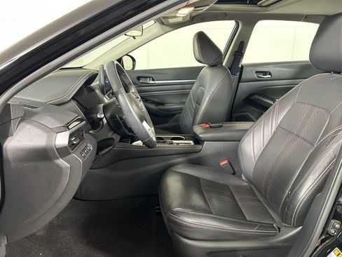 Used 2023 Nissan Altima 2.5 SR w/ SR Premium Package image 12