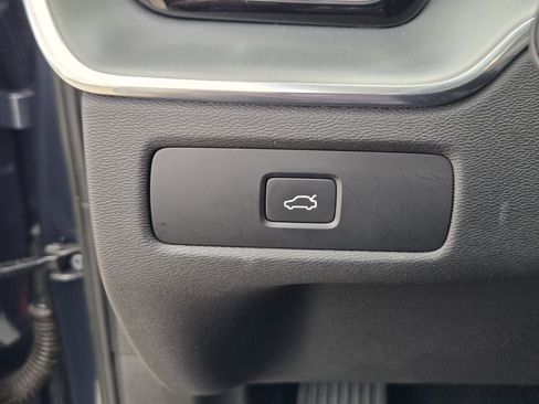 Used 2023 Volvo XC60 B5 Core w/ Climate Package image 32