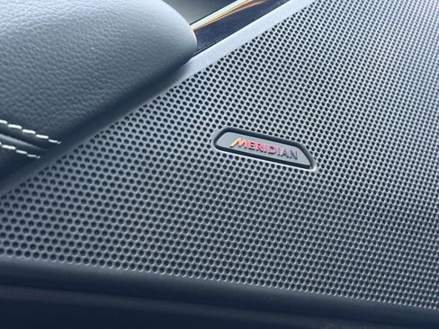 Used 2020 Land Rover Range Rover Velar S image 32