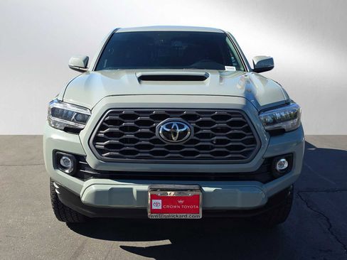 Used 2022 Toyota Tacoma TRD Sport image 8