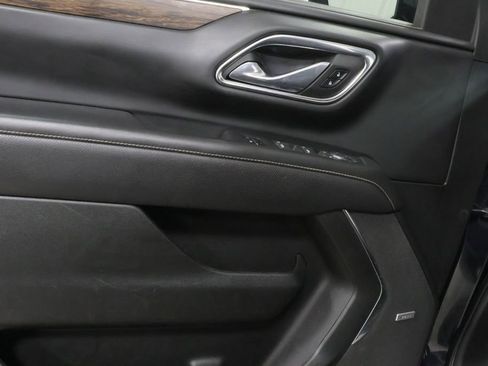 Used 2023 Chevrolet Suburban Premier AWD/4WD image 21