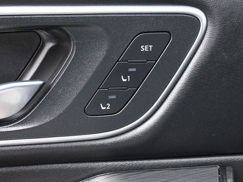 Used 2024 Nissan Rogue Platinum AWD/4WD image 5