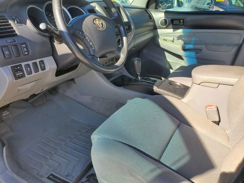 Used 2010 Toyota Tacoma PreRunner image 15