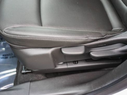 Used 2024 Buick Encore GX Sport Touring FWD image 19
