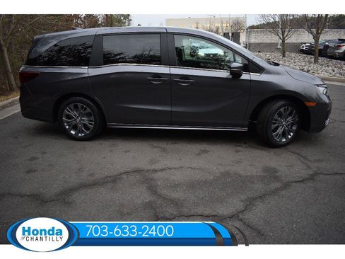 New 2026 Honda Odyssey Touring image 8