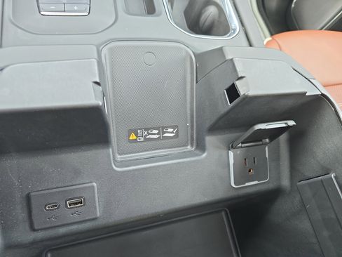 Used 2023 GMC Sierra 1500 Denali Ultimate image 38