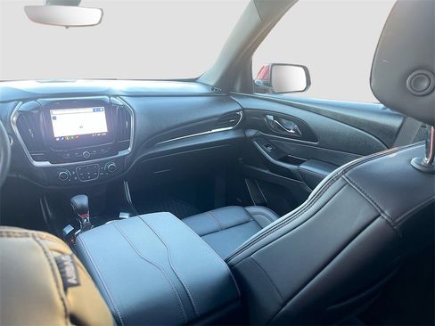 Used 2023 Chevrolet Traverse RS image 25