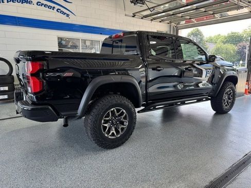 New 2025 Chevrolet Colorado ZR2 w/ Technology Package image 13