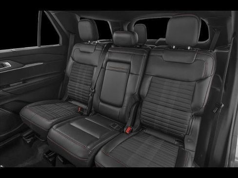 Used 2025 Ford Explorer ST-Line w/ ST-Line Street Pack AWD/4WD image 33