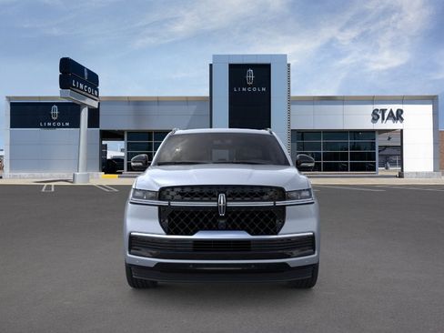 New 2026 Lincoln Navigator Reserve w/ Jet Appearance Package AWD/4WD image 6