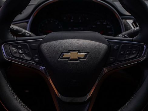Used 2025 Chevrolet Malibu RS FWD image 24